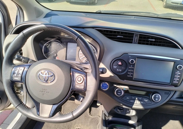 Toyota Yaris cena 47900 przebieg: 121000, rok produkcji 2018 z Warszawa małe 79